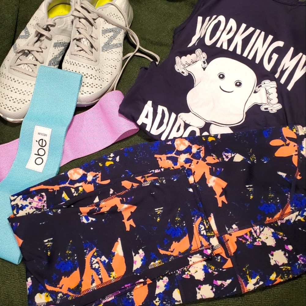 POP Fit navy floral Stella Crop Leggings
